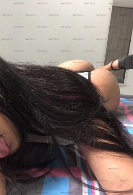 Flaca recien llegada nalgona para gozar 🔥😈